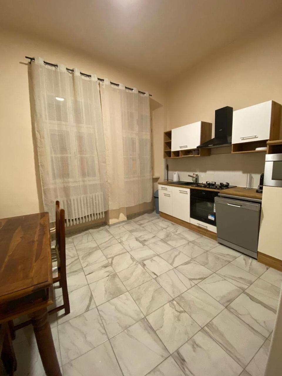 City Apartment Хеб Екстериор снимка